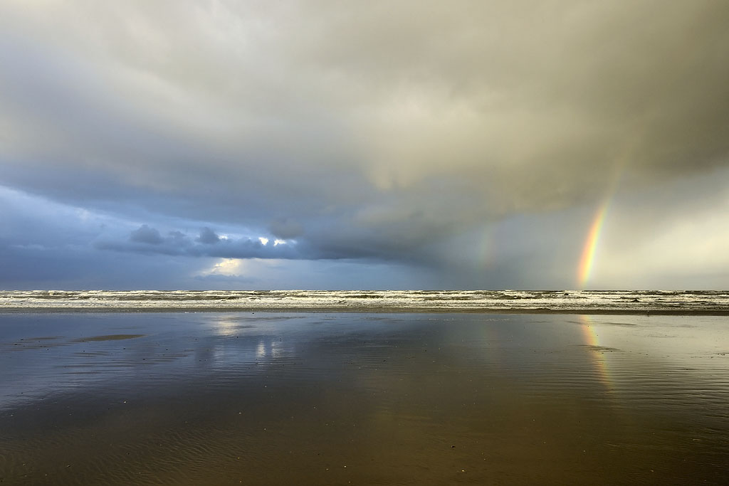 Regenboog Boven Zee;Rainbow Above Sea